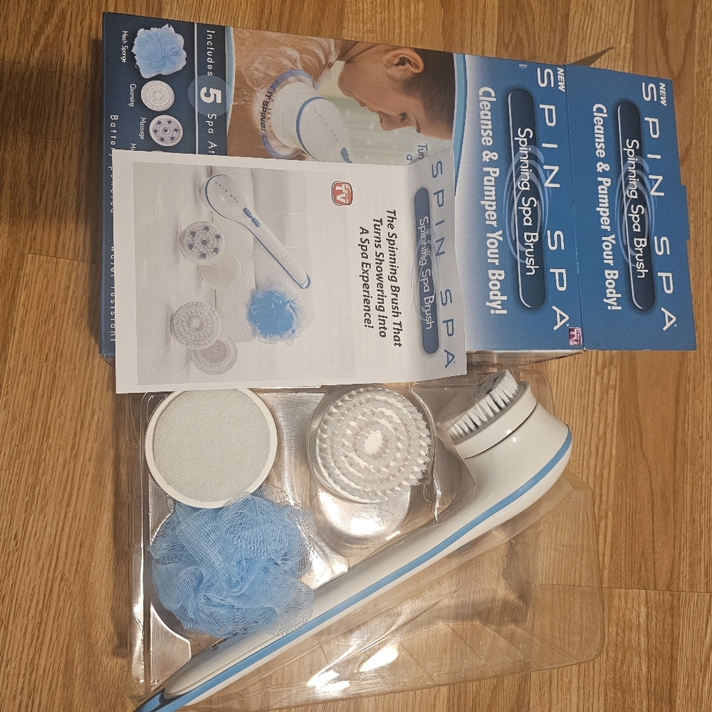 Spinning spa brush